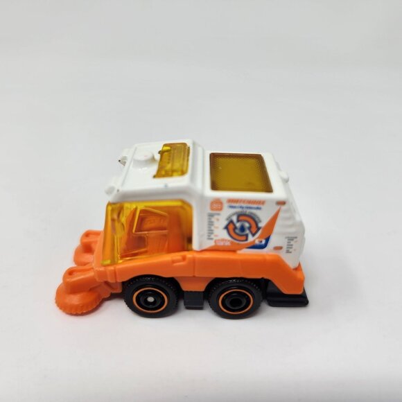Matchbox City Sweeper Model Orange/White/Black Diecast Toy Vehicle MB1189 2018 - Picture 5 of 7